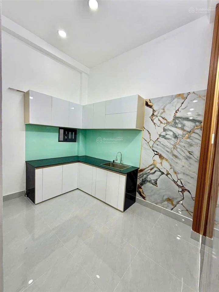Bán nhà 4 tỷ căn góc 2 mặt tiền ngay công viên làng hoa, nhà 1 trệt 2 lầu + sân thượng | 3pn 3wc