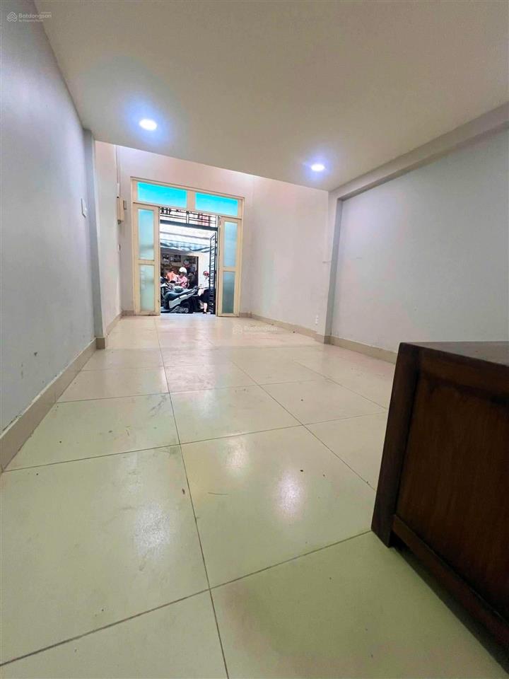 Bán nhà riêng tại nguyễn cảnh chân, 6,88 tỷ, 31m2, 3 tầng, 2pn, 2wc, hot!