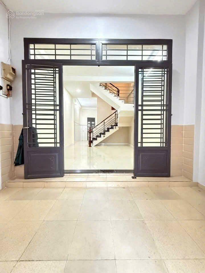 Bán nhà đẹp ở hẻm 737 lạc long quân, 7,4 tỷ, 54m2, 4pn, 3wc