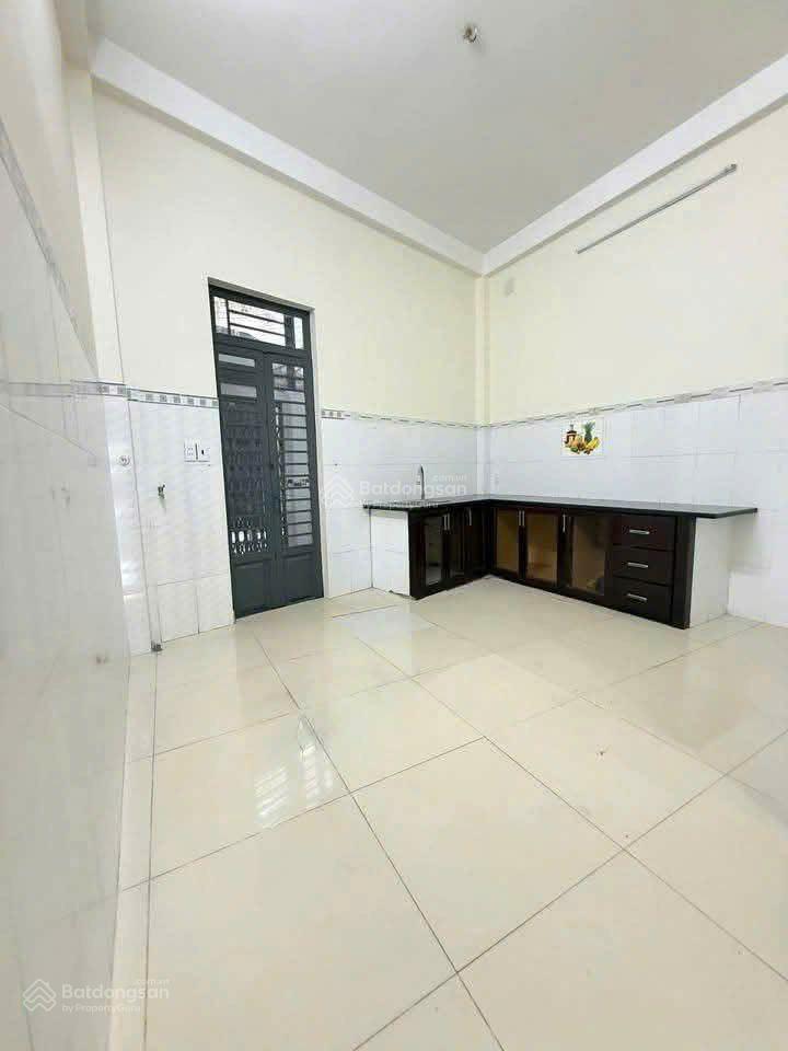 Bán nhà đẹp ở hẻm 737 lạc long quân, 7,4 tỷ, 54m2, 4pn, 3wc