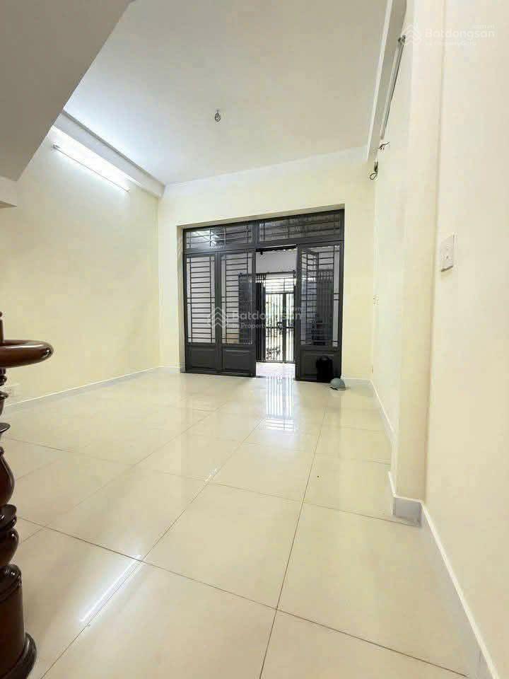 Bán nhà đẹp ở hẻm 737 lạc long quân, 7,4 tỷ, 54m2, 4pn, 3wc