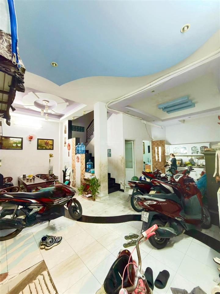 Bán nhà riêng 78m2, 10 tỷ, hẻm ô tô 5m, phạm văn bạch, tân bình, hcm