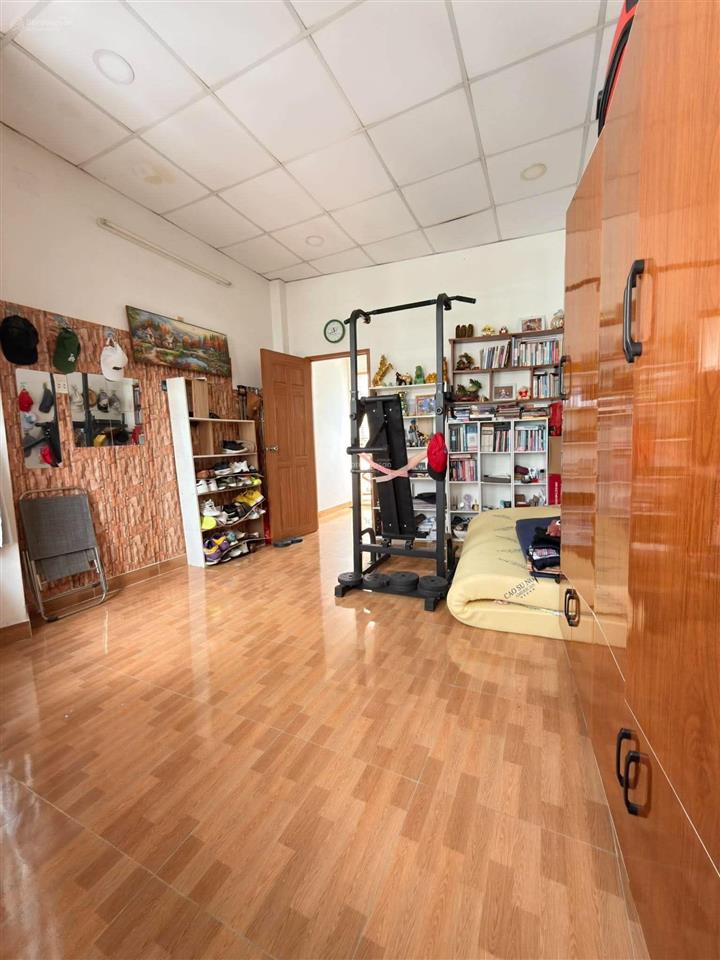 Bán nhà riêng tại hẻm ô tô 152, lạc long quân, 4,95 tỷ, 33m2