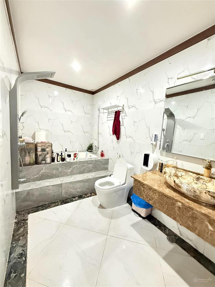 Bán gấp nr 72m2, 7pn, 7wc, tại hẻm 21 sát mặt tiền, số 11, gò vấp, 9,5 tỷ vnd