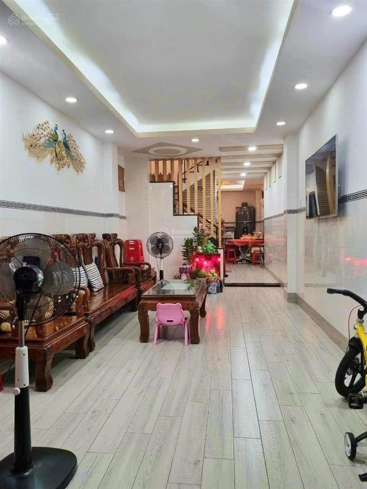 Bán nr 10 tỷ, 60m2 tại 372 hẻm ô tô, cách mạng tháng tám, q3, tp.hcm hàng hot
