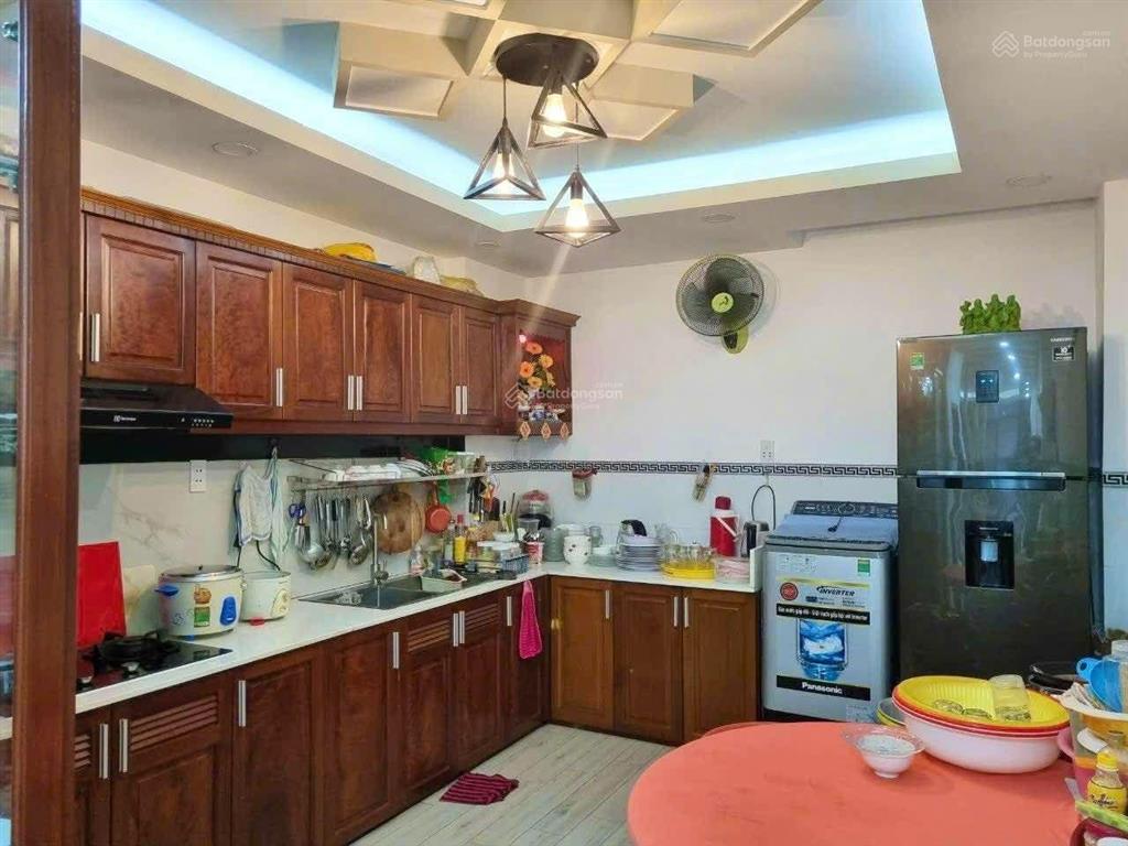 Bán nr 10 tỷ, 60m2 tại 372 hẻm ô tô, cách mạng tháng tám, q3, tp.hcm hàng hot
