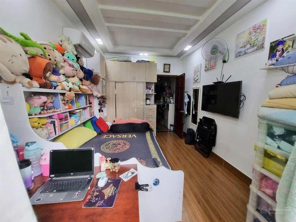 Bán nr 10 tỷ, 60m2 tại 372 hẻm ô tô, cách mạng tháng tám, q3, tp.hcm hàng hot