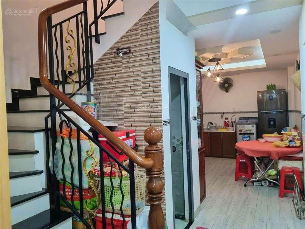 Bán nr 10 tỷ, 60m2 tại 372 hẻm ô tô, cách mạng tháng tám, q3, tp.hcm hàng hot