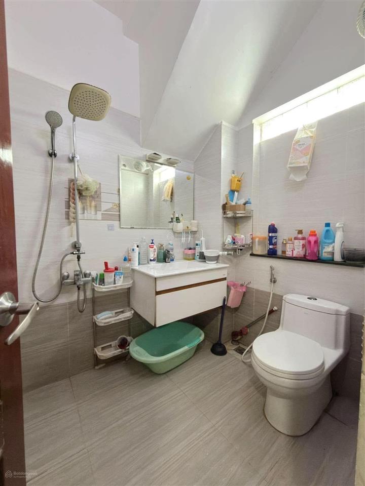 Bán nhà 3pn, 3wc, 46m2, giá ưu đãi 6,6 tỷ tại hẻm 985, lạc long quân, tân bình, hcm