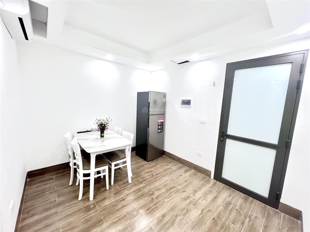 Cho thuê căn hộ cao cấp 2pn1k, thang máy, khu cát linh