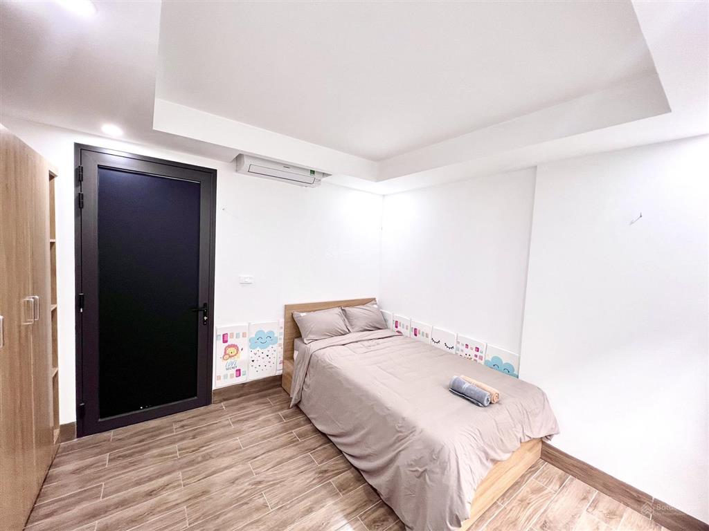 Cho thuê căn hộ cao cấp 2pn1k, thang máy, khu cát linh