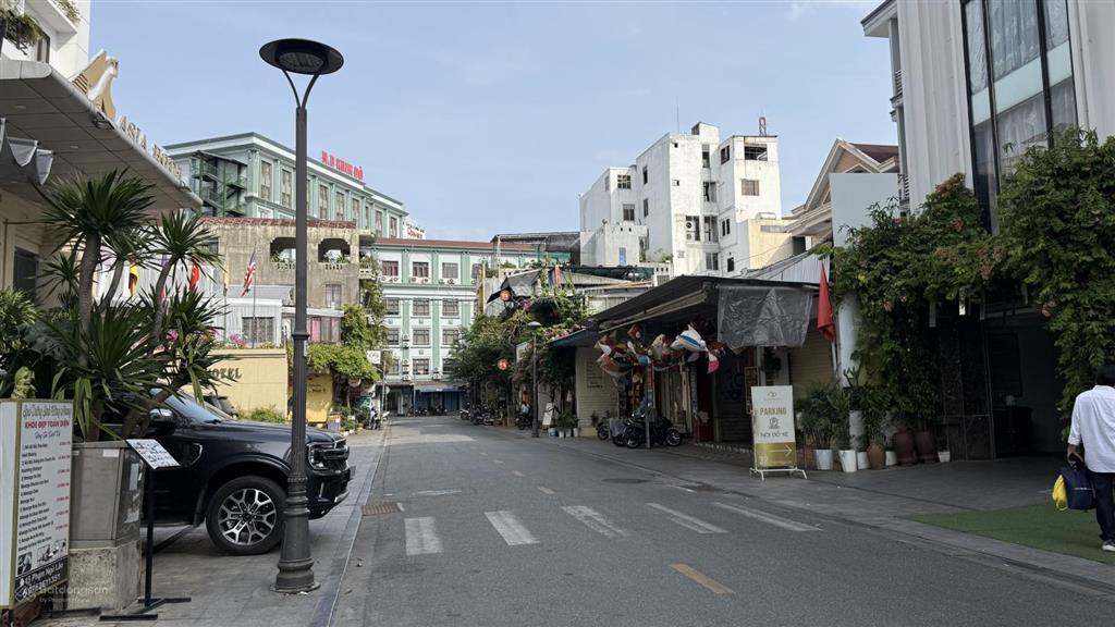 Bán nhà 3 tầng mặt tiền kinh doanh phố tây đường phạm ngũ lão  tp. huế 371m2 giá tốt chỉ 53,8 tỷ
