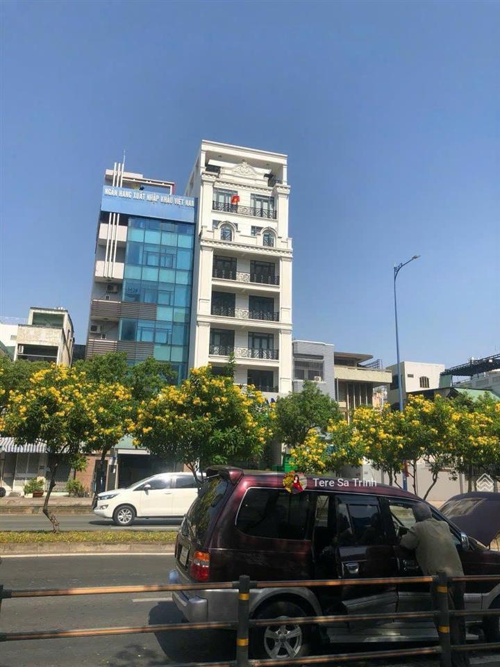 Con đường thương hiệu !!! mt nguyễn đình chiểu  q3 (7x20m) 6 lầu hđt 200tr/th 59 tỷ