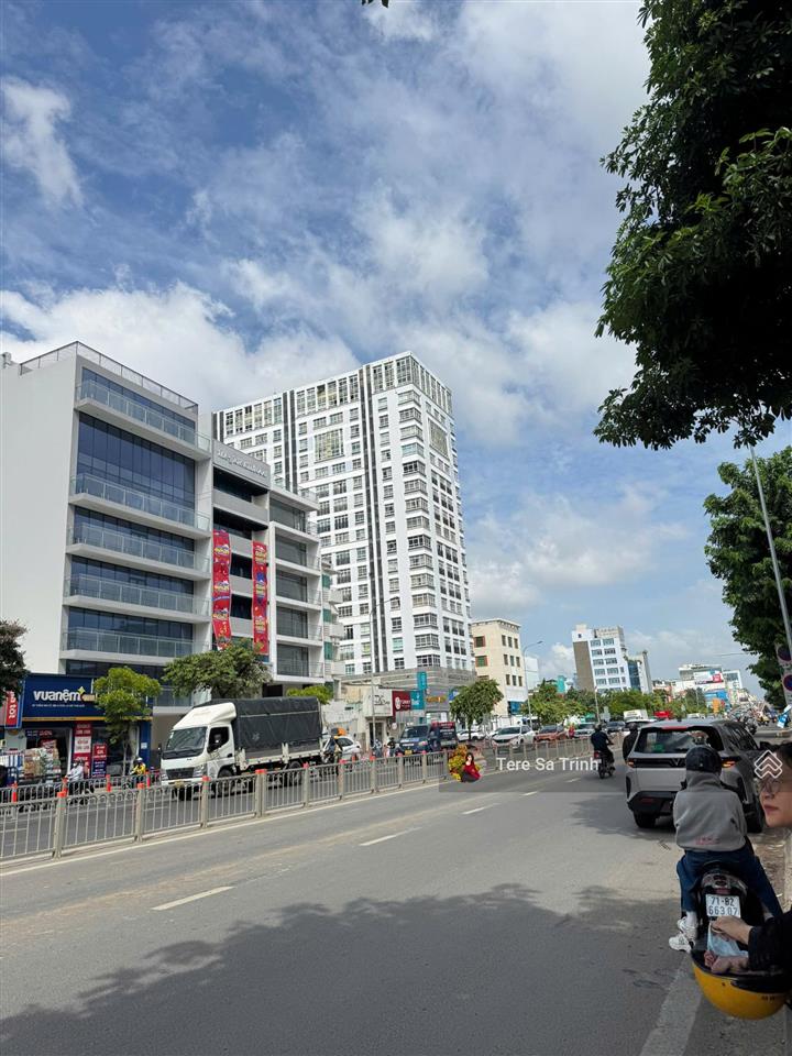 Toà nhà thương hiệu sân bay tsn !!! 2 mặt tiền cộng hoà tb 10 x 30m 2 hầm 11 lầu 500tr/th 150 tỷ