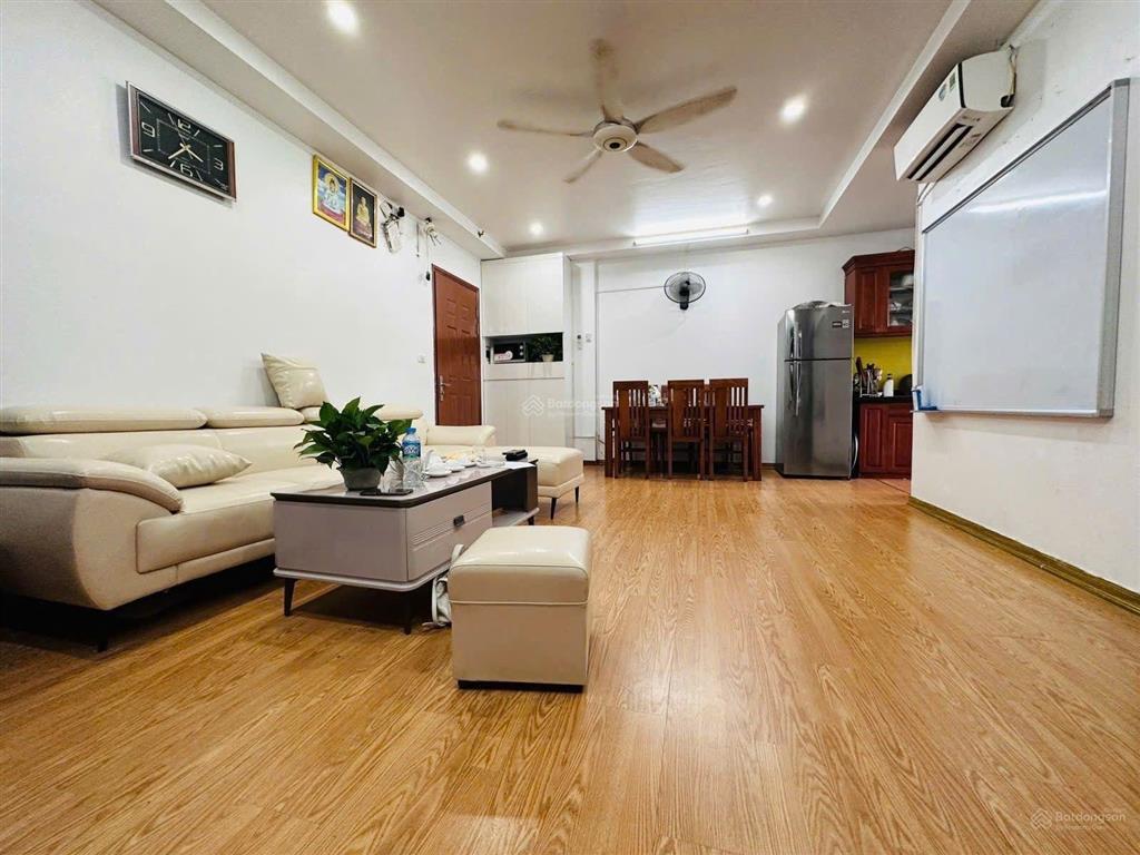 Bán gấp căn hộ ecohome 2, 4,5tỷ, 63m2, 2pn, 2wc, tầng trung, hướng mát, sổ hồng sang tên ngay