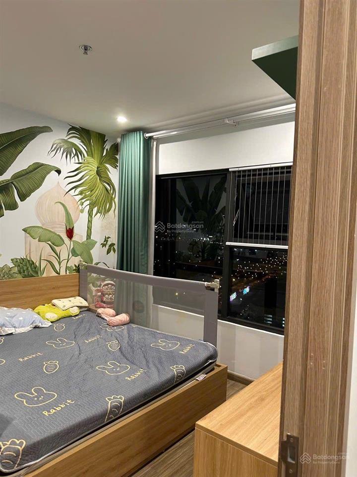 Đổi nhà mặt đất nên cần bán căn hộ ecohome 3, 63m2, hướng mát, tặng nội thất xịn, sổ hồng cất két