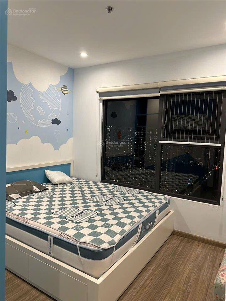 Đổi nhà mặt đất nên cần bán căn hộ ecohome 3, 63m2, hướng mát, tặng nội thất xịn, sổ hồng cất két