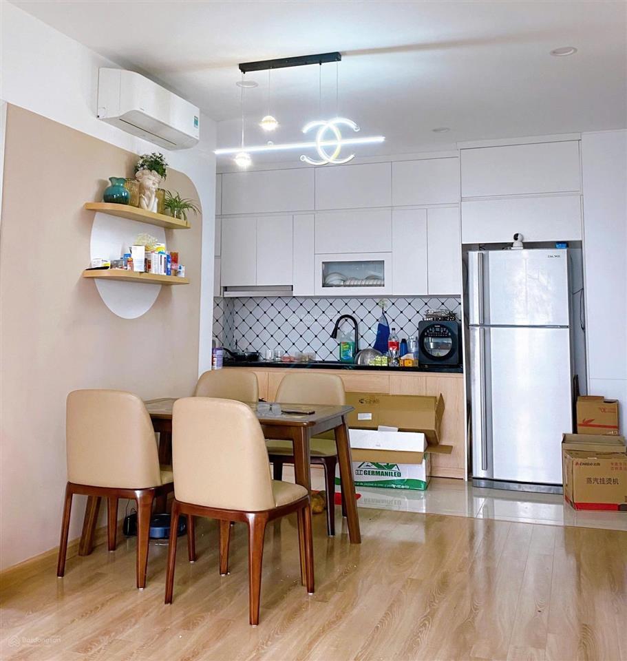 Hiếm, bán căn 3 ngủ, 70m2 ecohome 3 n4/5, nội thất full ,ban công thoáng, sổ hồng sẵn giá chỉ 5ty15