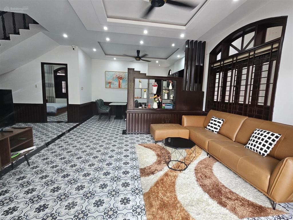 Biệt thự 197m2 đất  sổ hồng hoàn công  full nội thất  3,5km đến biển