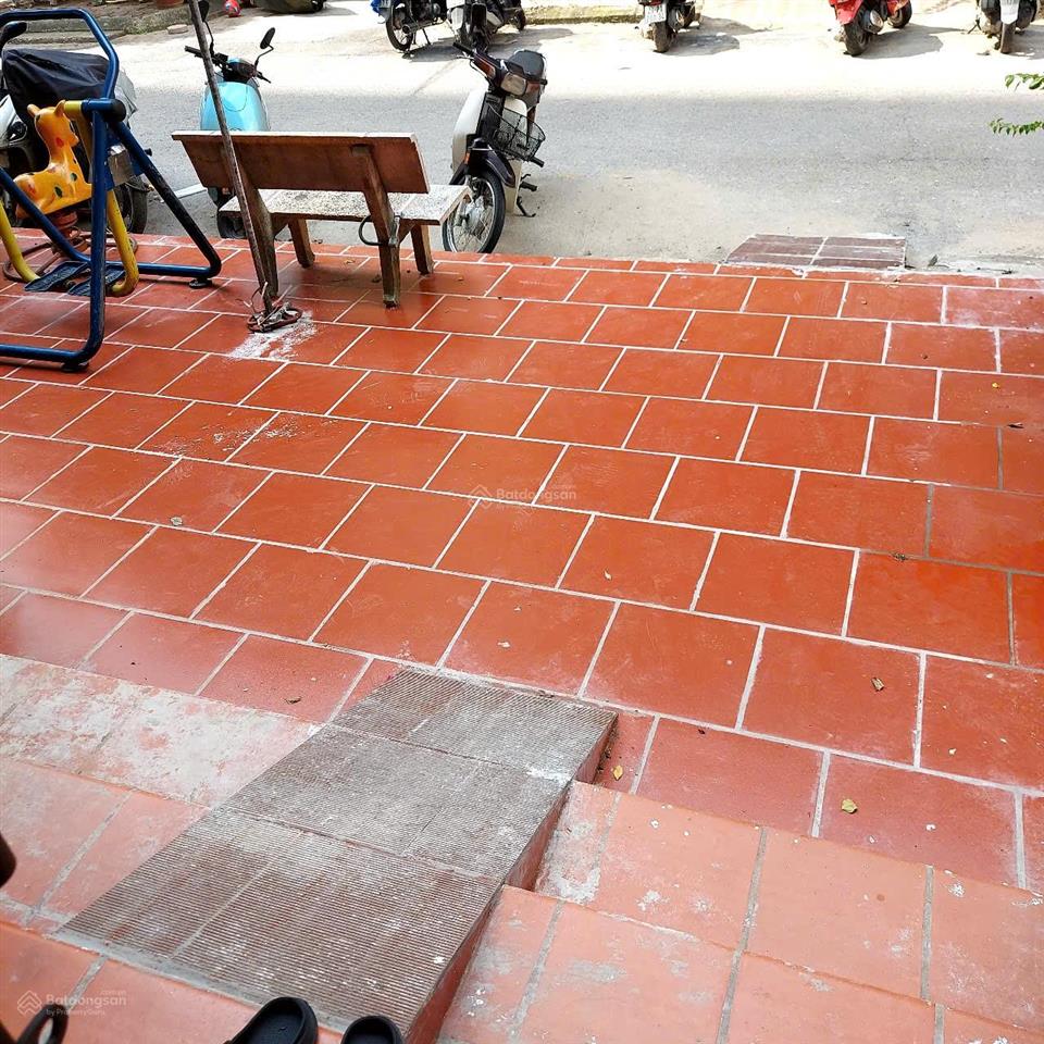 Bán căn hộ tập thể tầng 1 ô tô đỗ cửa phố hoàng quốc việt, nghĩa đô, q.cầu giấy, hà nội