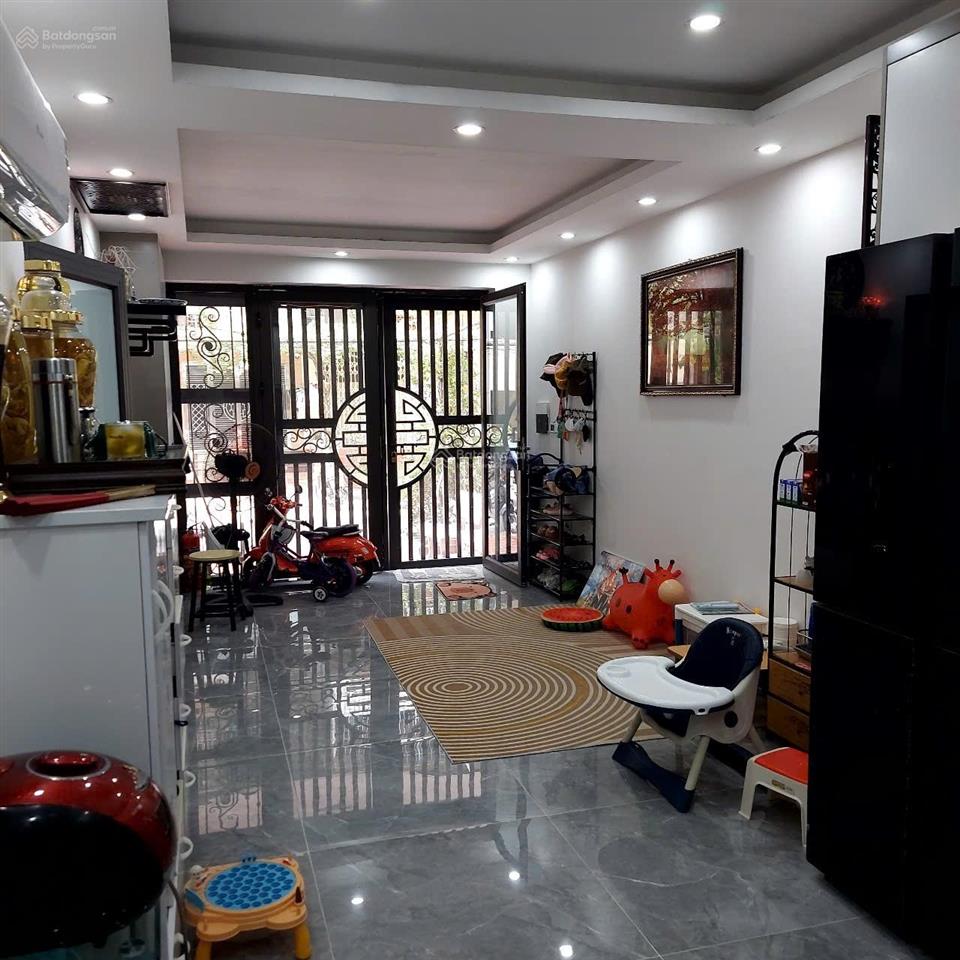 Bán căn hộ tập thể tầng 1 ô tô đỗ cửa phố hoàng quốc việt, nghĩa đô, q.cầu giấy, hà nội