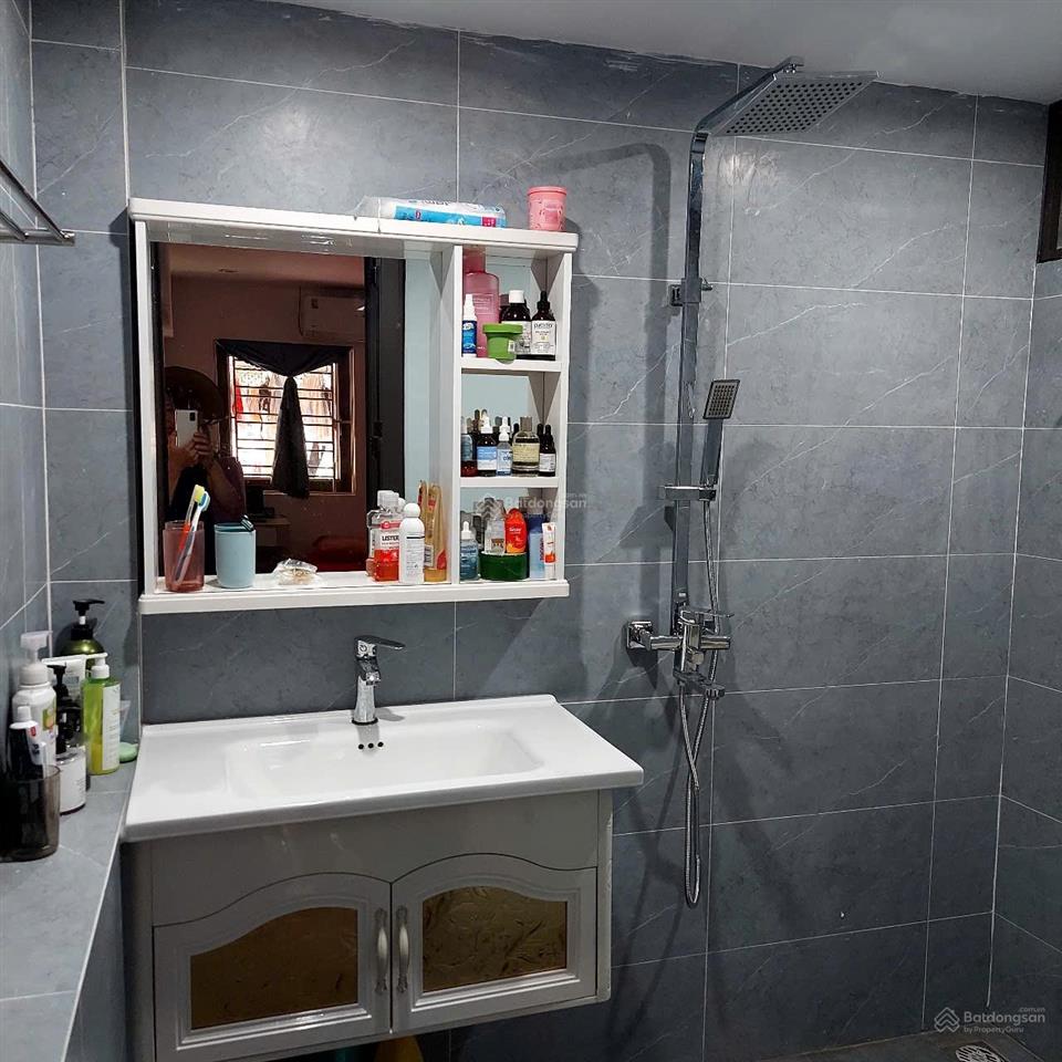 Bán căn hộ tập thể tầng 1 ô tô đỗ cửa phố hoàng quốc việt, nghĩa đô, q.cầu giấy, hà nội