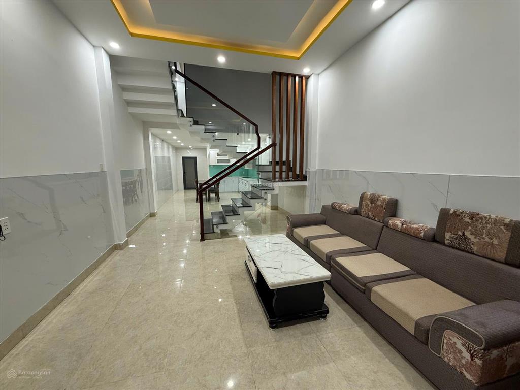 Chính chủ bán nhà 3 tầng giá tốt khu vực, nhà mới dọn vào ở ngay