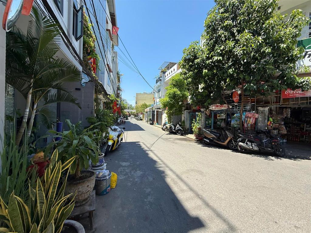 Hiếm có khó tìm  nhà 3 tầng giá tốt khu hải châu