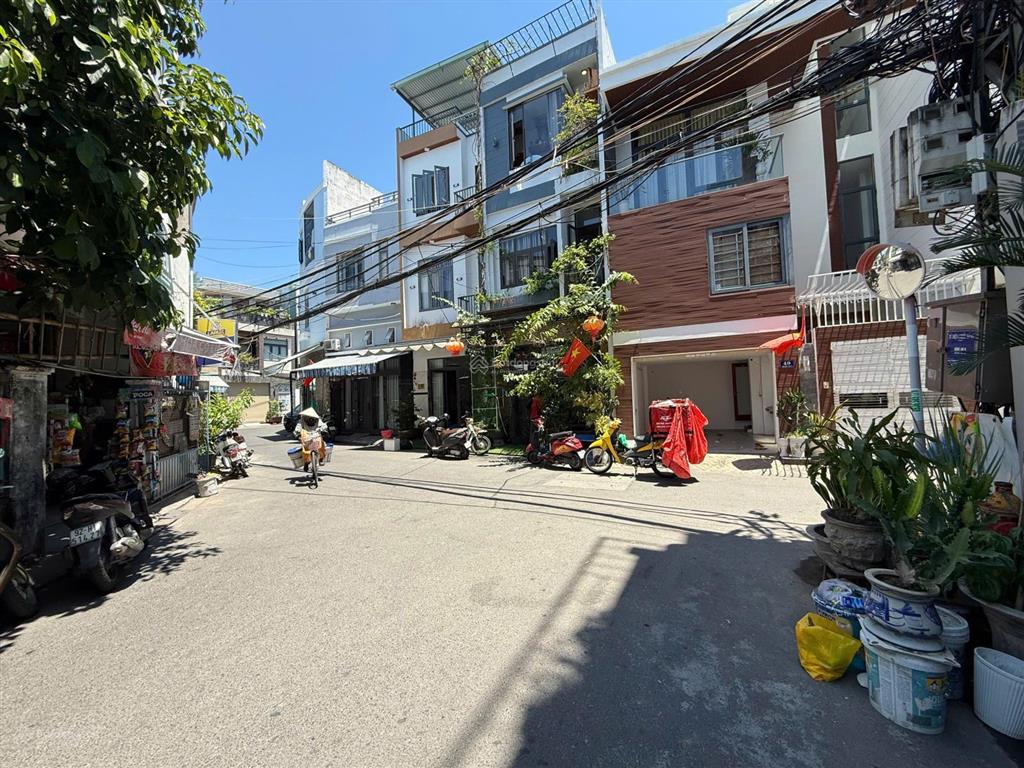 Hiếm có khó tìm  nhà 3 tầng giá tốt khu hải châu