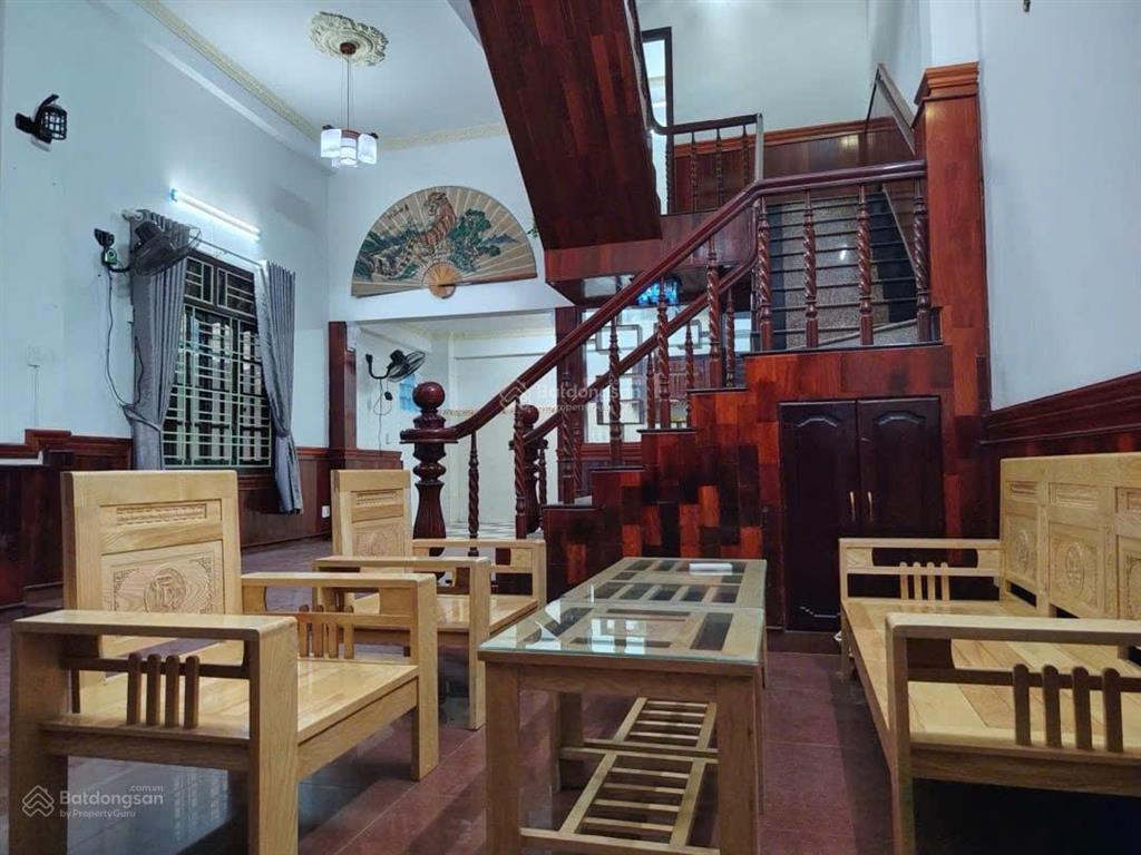 Nhà 4 tầng lô góc kiệt ô tô gần biển, khai thác dòng tiền cao