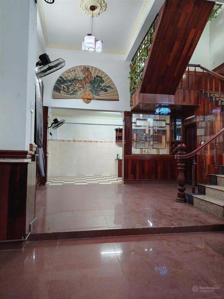 Nhà 4 tầng lô góc kiệt ô tô gần biển, khai thác dòng tiền cao