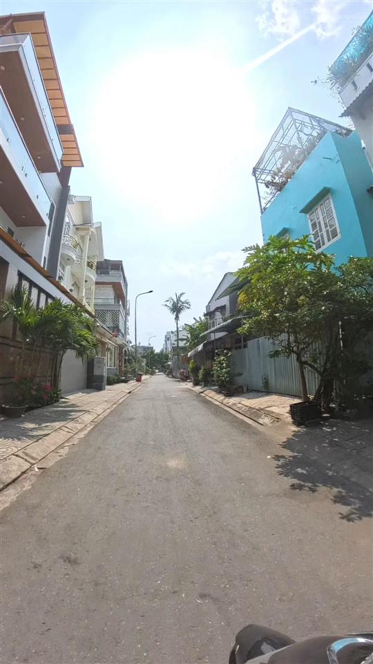 Bán nhà mt đường nhánh phạm hùng  5m x 20m