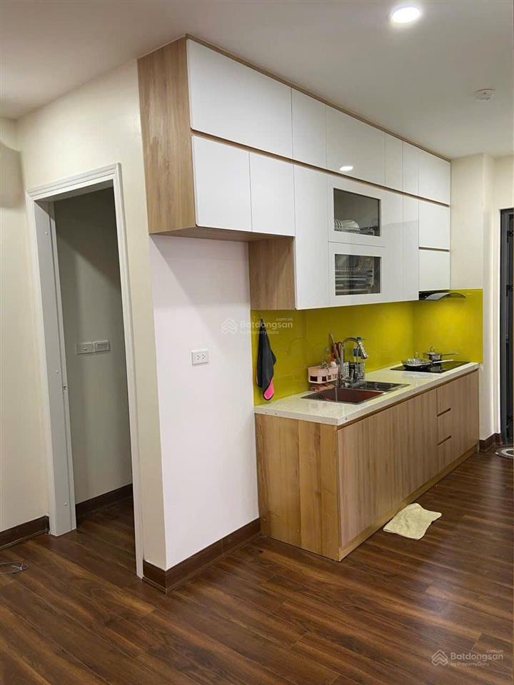 Chính chủ bán căn hộ 70m2 view bể bơi gần lê văn lương