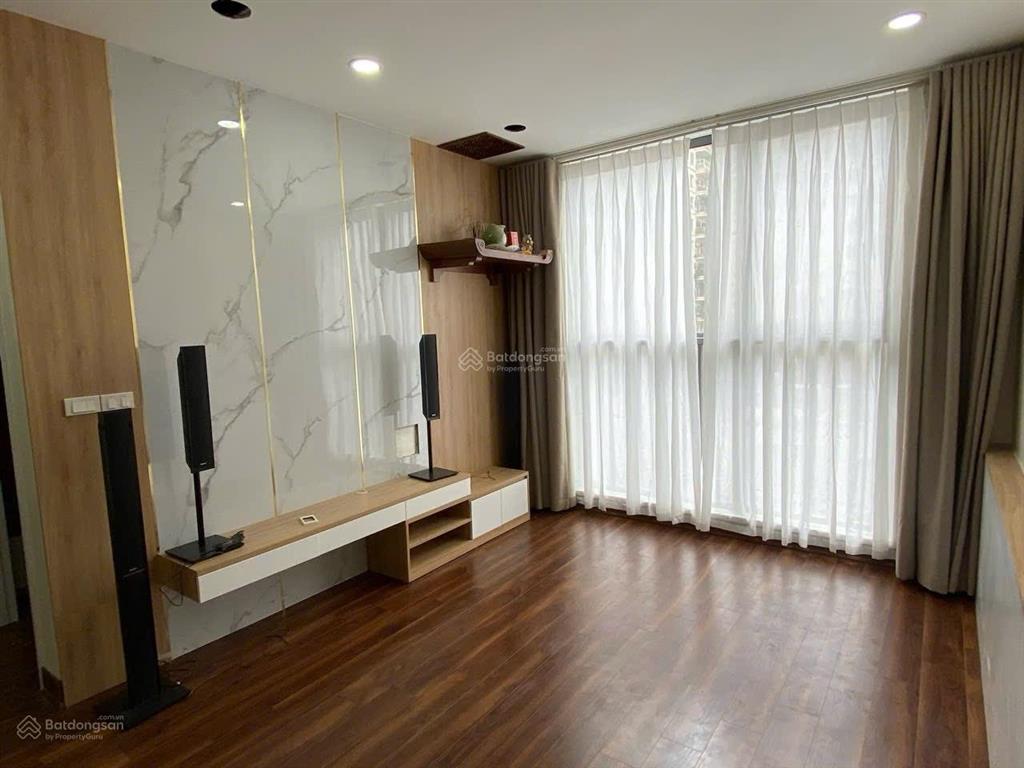 Chính chủ bán căn hộ 70m2 view bể bơi gần lê văn lương