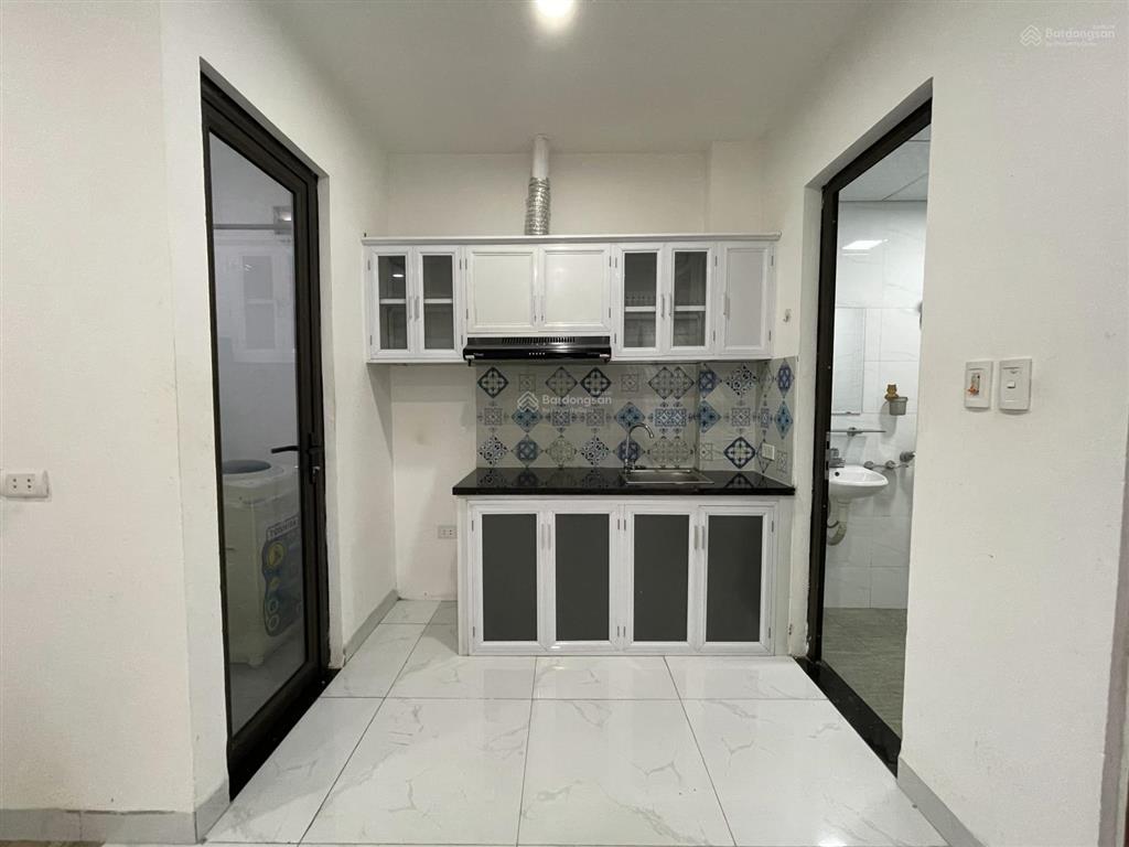 Phòng full đồ thang máy sang  xịn  mịn tại cuối 286 nguyễn xiển
