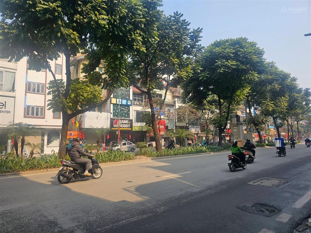 Cho thuê nhà kim mã, 3 tầng + tum, mt 4m, gần brt kim mã, kinh doanh/văn phòng, giá chỉ 9tr/tháng