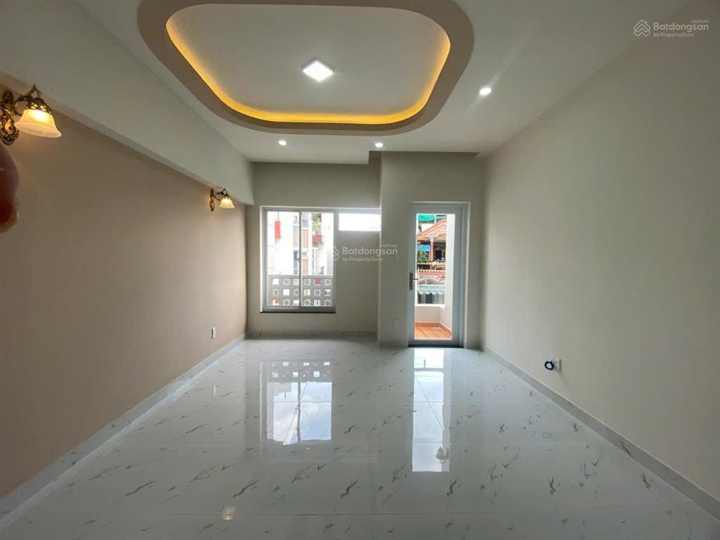 Nhà hxh  gần mặt tiền  dt 4x17m, nở bụng  dtcn 79m² trệt, 2 lầu st giá 8,4 tỷ tl