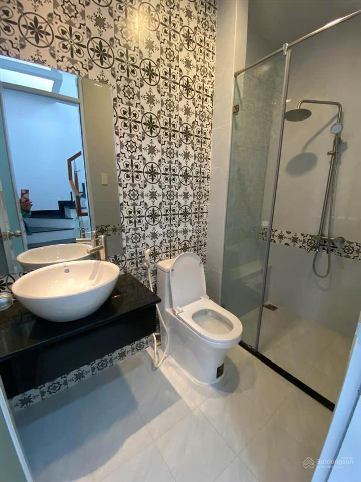 Nhà hxh  gần mặt tiền  dt 4x17m, nở bụng  dtcn 79m² trệt, 2 lầu st giá 8,4 tỷ tl