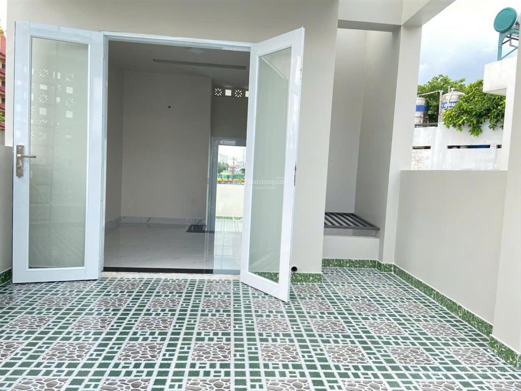 Nhà hxh  gần mặt tiền  dt 4x17m, nở bụng  dtcn 79m² trệt, 2 lầu st giá 8,4 tỷ tl