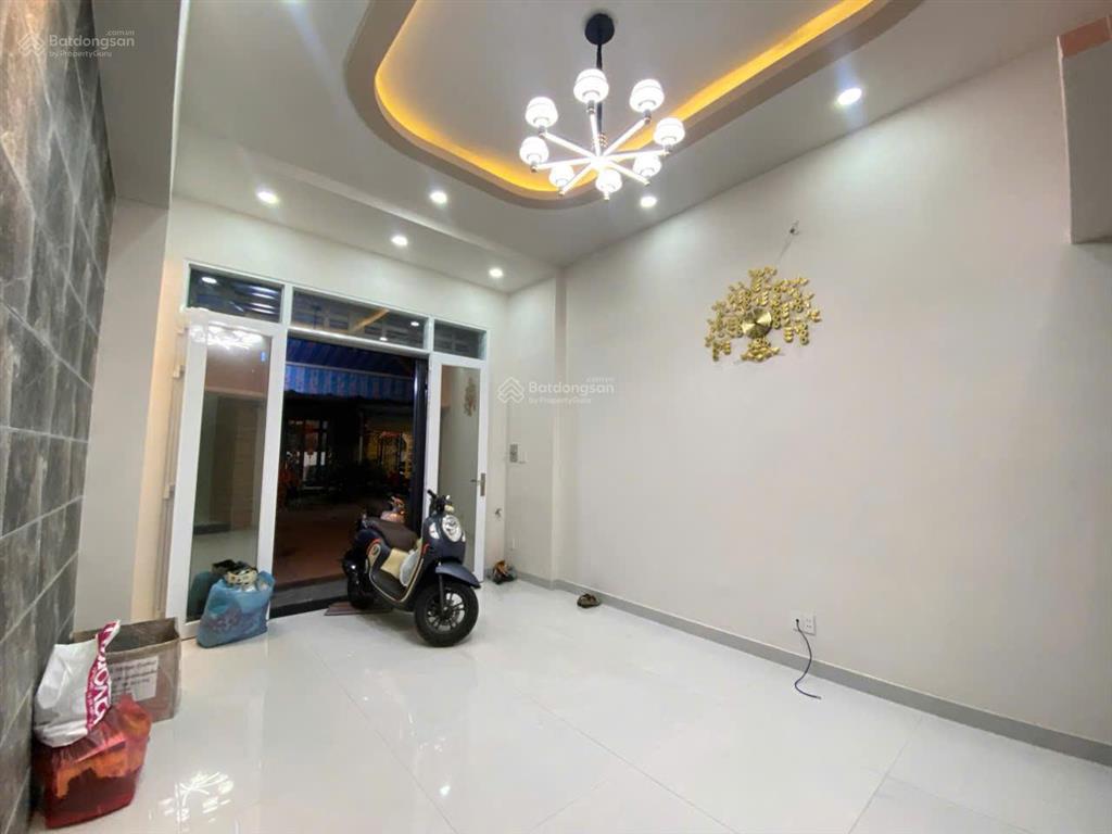 Nhà hxh  gần mặt tiền  dt 4x17m, nở bụng  dtcn 79m² trệt, 2 lầu st giá 8,4 tỷ tl