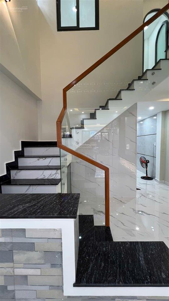 Dt 4x16m, trệt 2 lầu, nhà mới ,hẻm kinh doanh buôn bán được