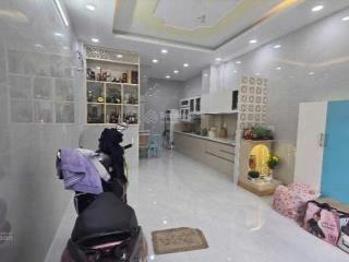 Bán nhà đường âu cơ gần vòng xoay lê đại hành, dt 4,1x10m trệt 2 lầu st