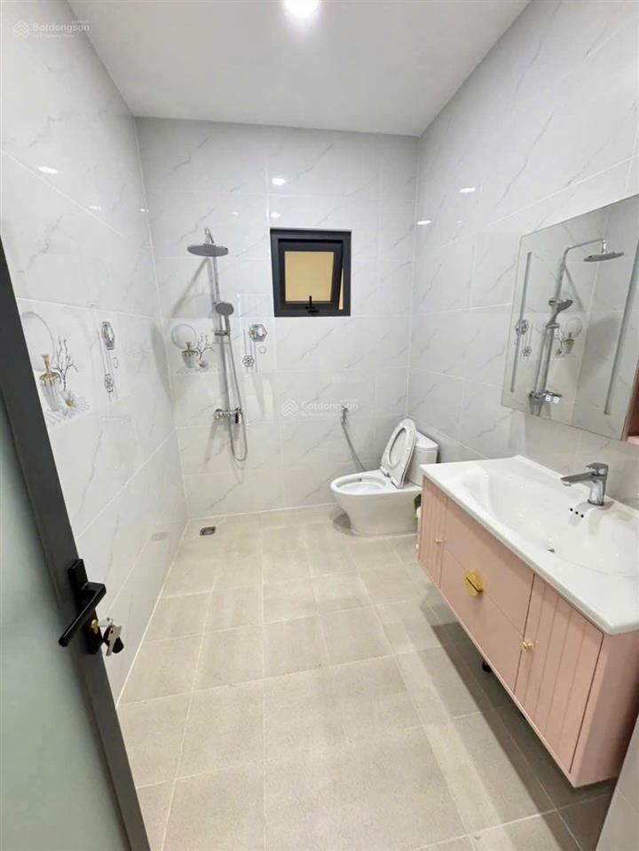 Hẻm nhựa 8m dt 4,1x10m, 3 lầu, st 2 pn 3wc giá 8,5 tỷ tl