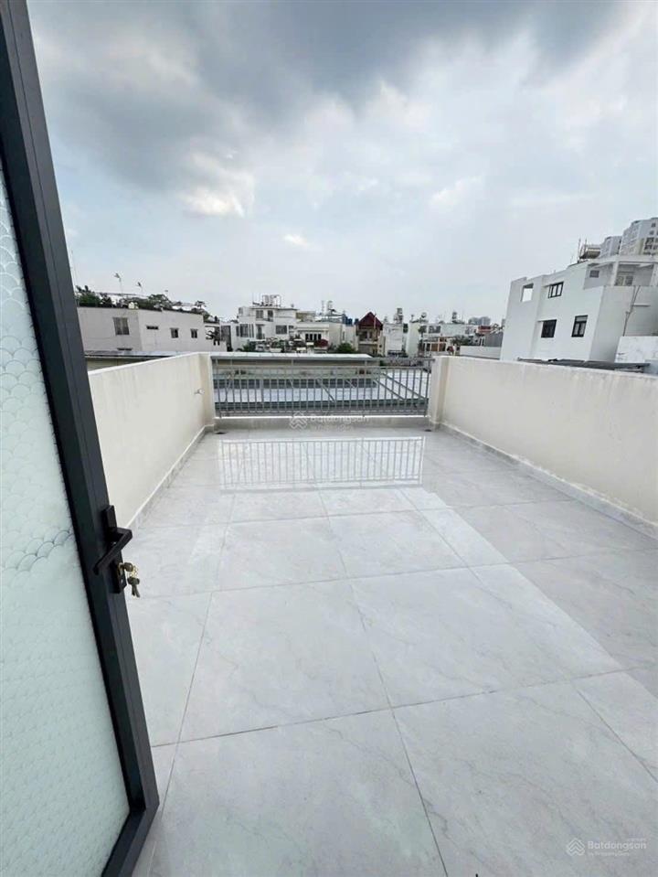 Hẻm nhựa 8m dt 4,1x10m, 3 lầu, st 2 pn 3wc giá 8,5 tỷ tl