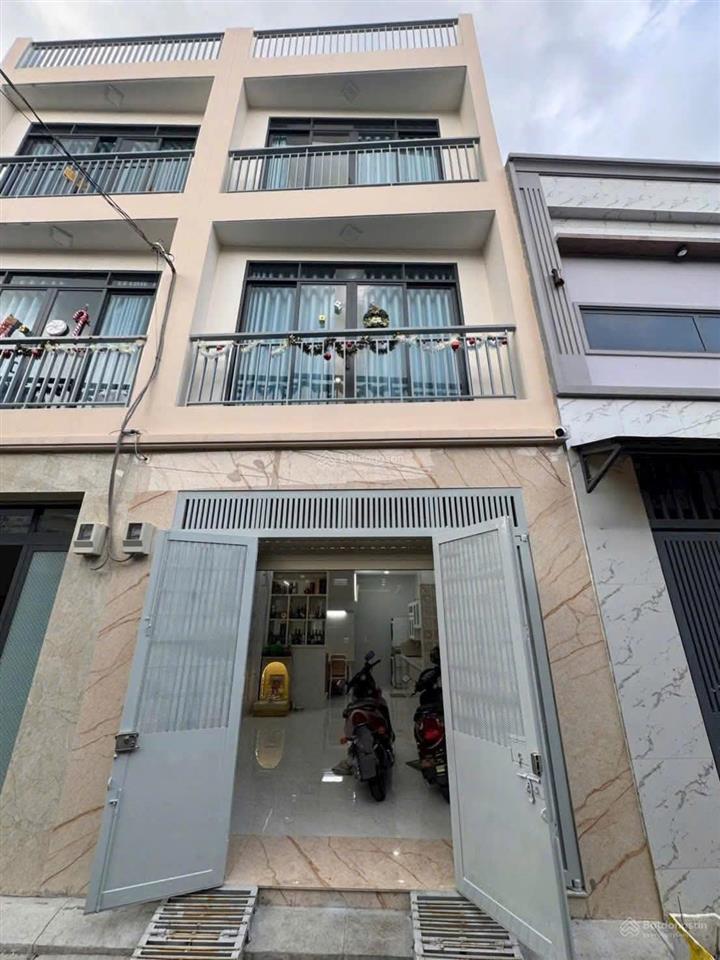 Hẻm nhựa 8m dt 4,1x10m, 3 lầu, st 2 pn 3wc giá 8,5 tỷ tl