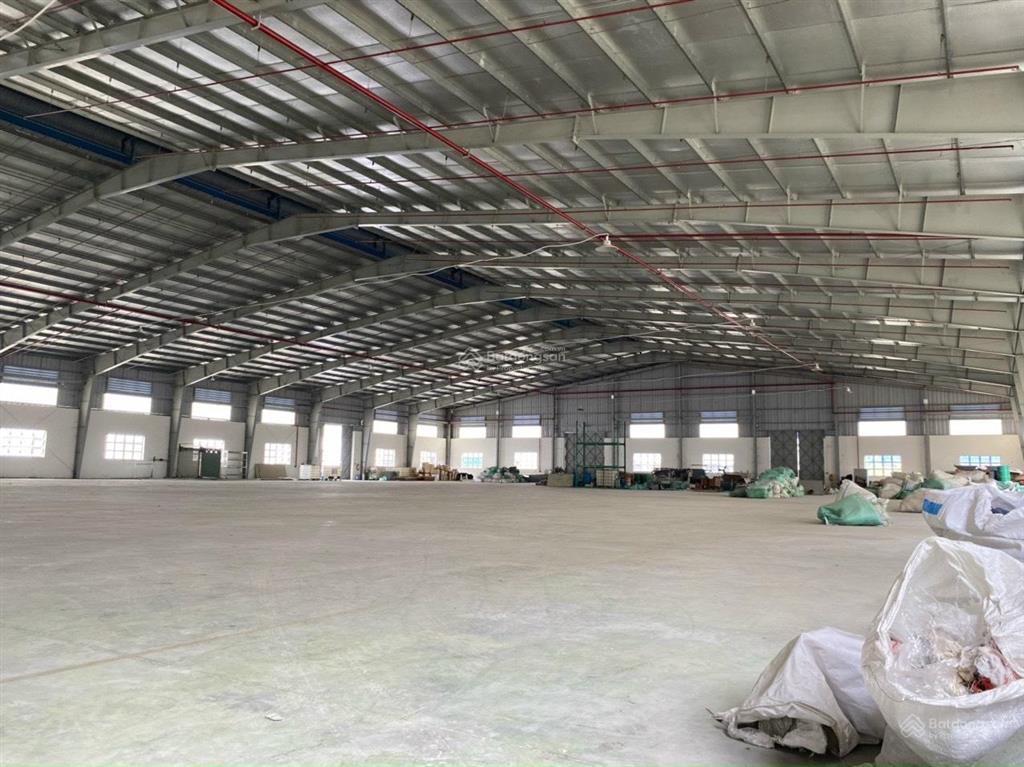Cho thuê kho xưởng giá rẻ 4500m2 kcn vĩnh lộc 2, bến lức. có pccc tự động, trạm hạ thế