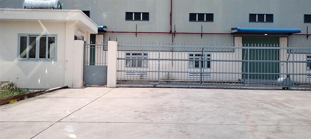 Cho thuê kho xưởng giá rẻ 4500m2 kcn vĩnh lộc 2, bến lức. có pccc tự động, trạm hạ thế