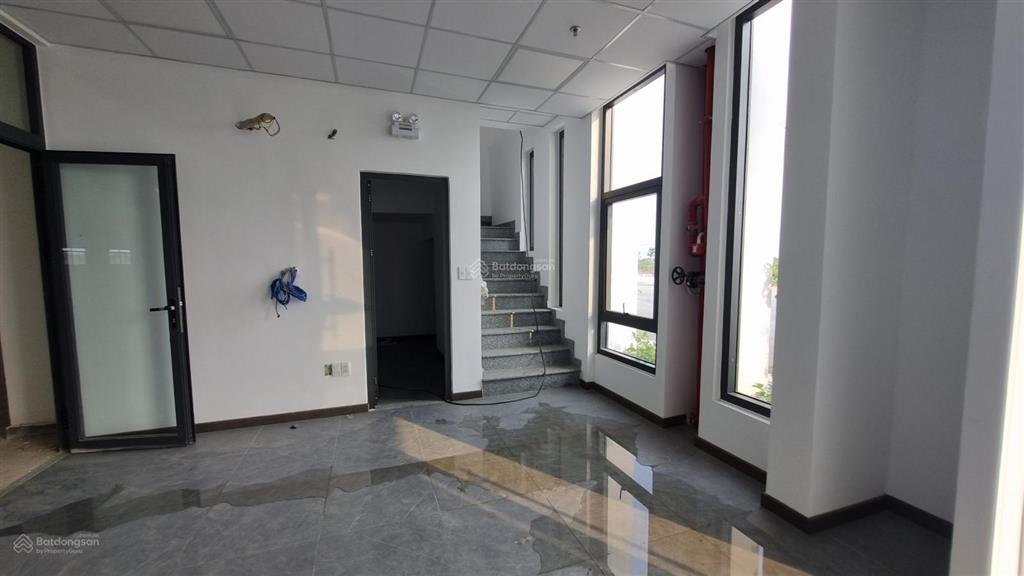 Cho thuê kho xưởng 21.500m2 (xd 14000m2) kcn hải sơn, đức hòa. mới 100%, pccc tự động, dockcont