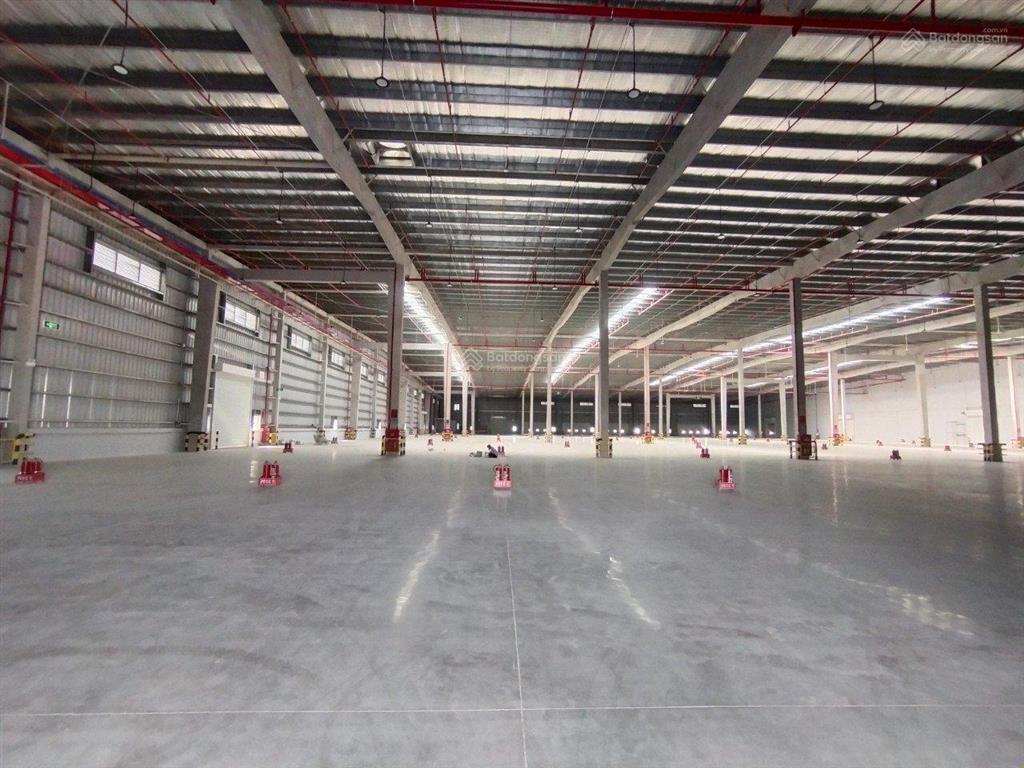 Cho thuê kho giá rẻ 4300m2 kcn phú an thạnh, bến lức. có dockcont, pccc tự động, nền epoxy