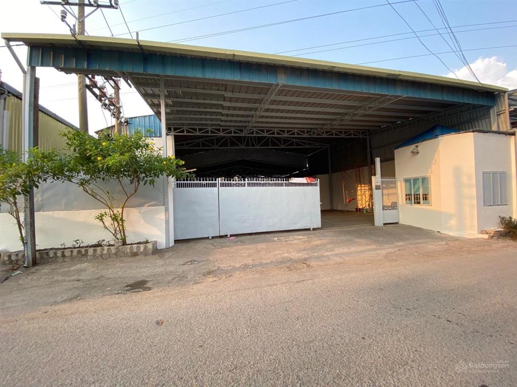 Cho thuê kho xưởng 3500m2 (xd 2400m2) ở tân tạo, bình tân. pccc tự động, đường xe container